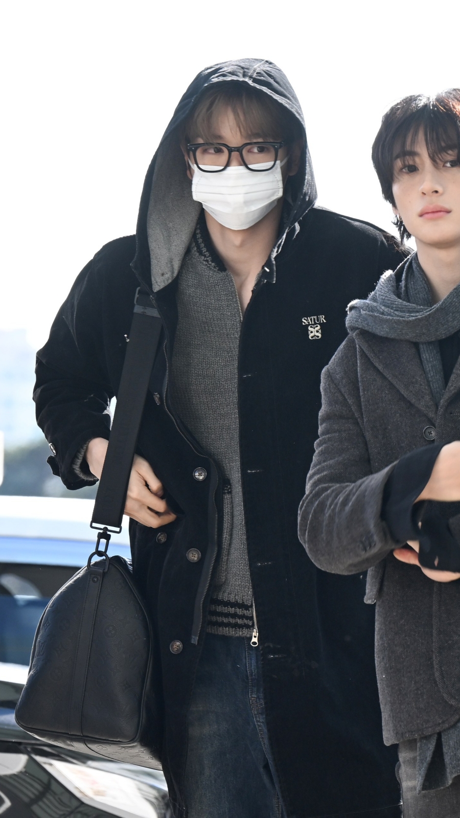 [공항패션] AAA 3관왕 라이즈, 세터로 캐주얼한 클래식 겨울 무드 완성 2094-Image